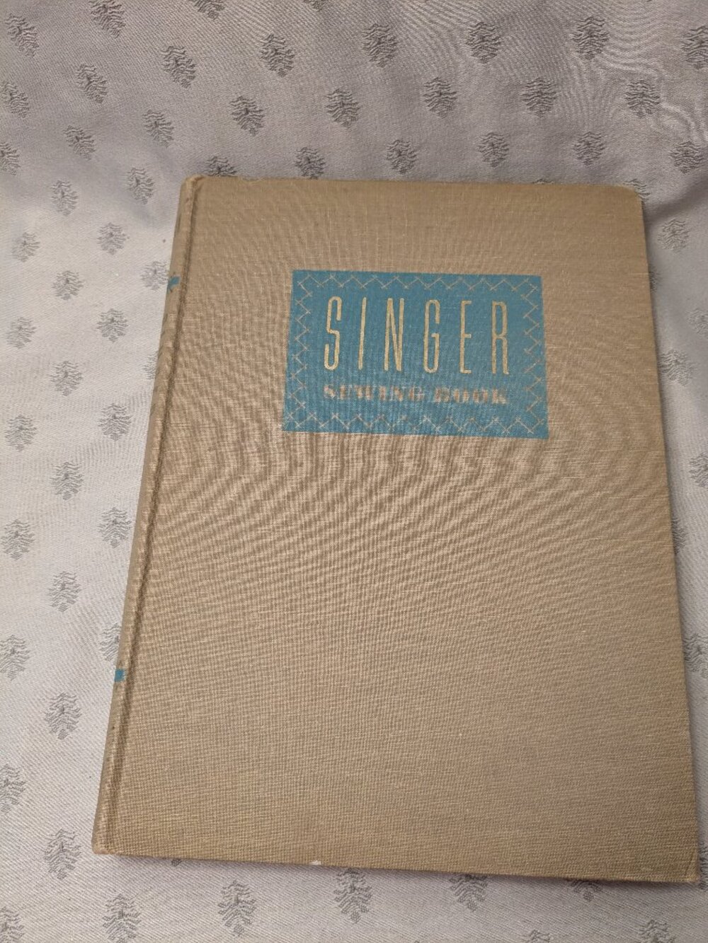 Singer sewing book by Mary Brooks Picken 1959